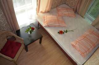 Хостелы Mila Guest House Москва Стандартный двухместный номер с 1 кроватью и общей ванной комнатой-3