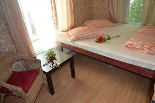 Хостелы Mila Guest House Москва Стандартный двухместный номер с 1 кроватью и общей ванной комнатой-4