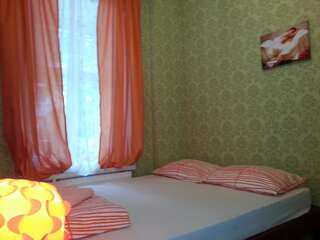 Хостелы Mila Guest House Москва Стандартный двухместный номер с 1 кроватью и общей ванной комнатой-5